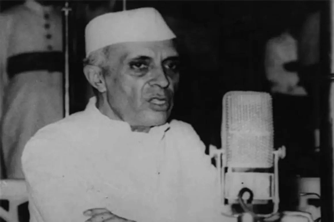 jawaharlal-nehru_kaifi_azmi